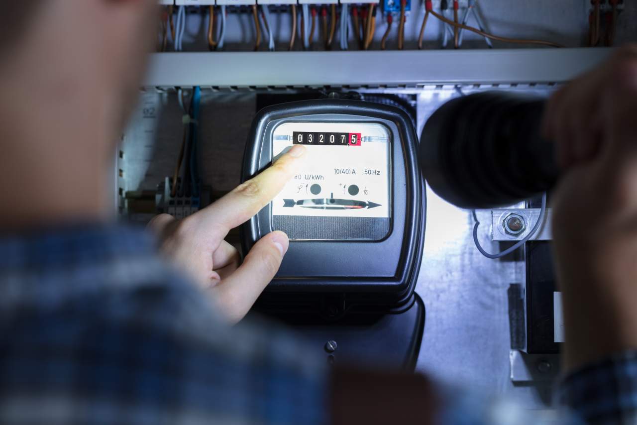 La plataforma ciudadana que denuncia la refacturación eléctrica por parte de las compañías eléctricas en los Tribunales: Plataforma QAE