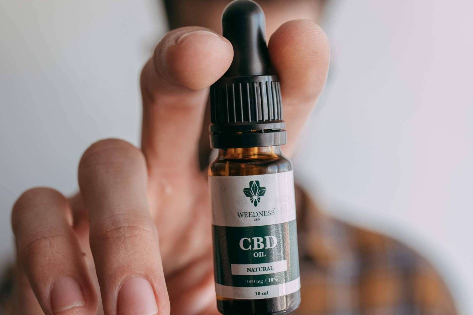 Las propiedades del aceite de CBD como antiinflamatorio, por Weedness CBD