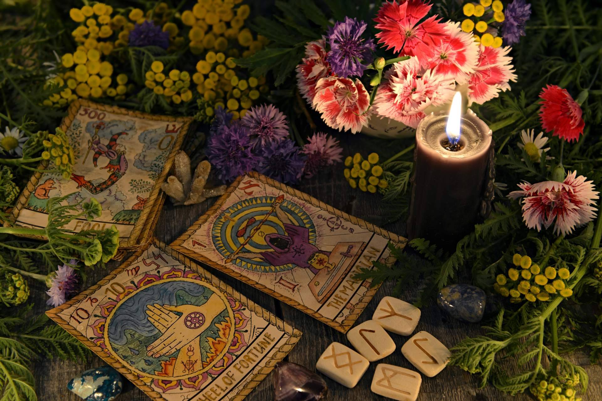 Manuela Moreno, la maestra del tarot y la videncia, ayuda con el crecimiento personal