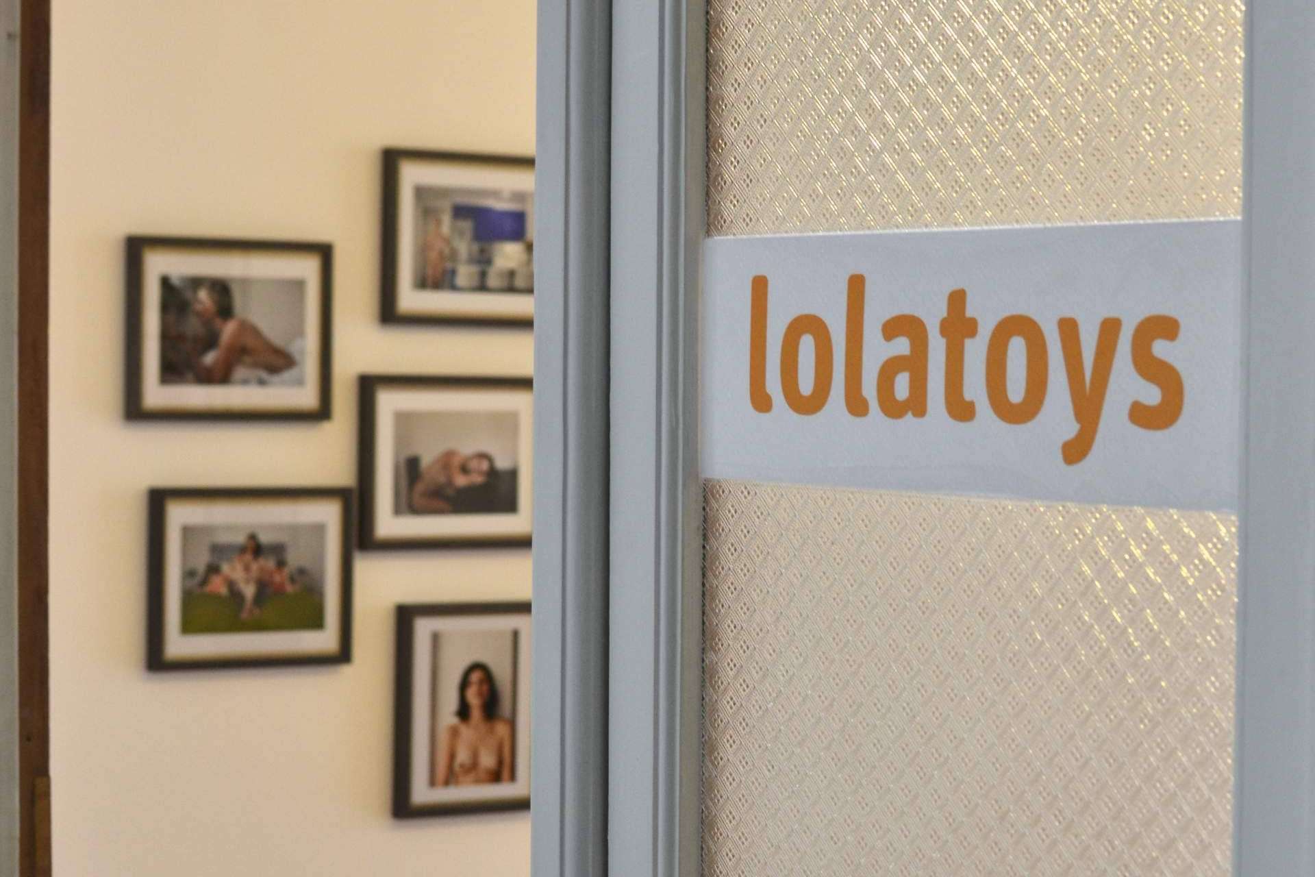 Disfrutar del autoconocimiento con la amplia selección de juguetes para adultos de Lolatoys