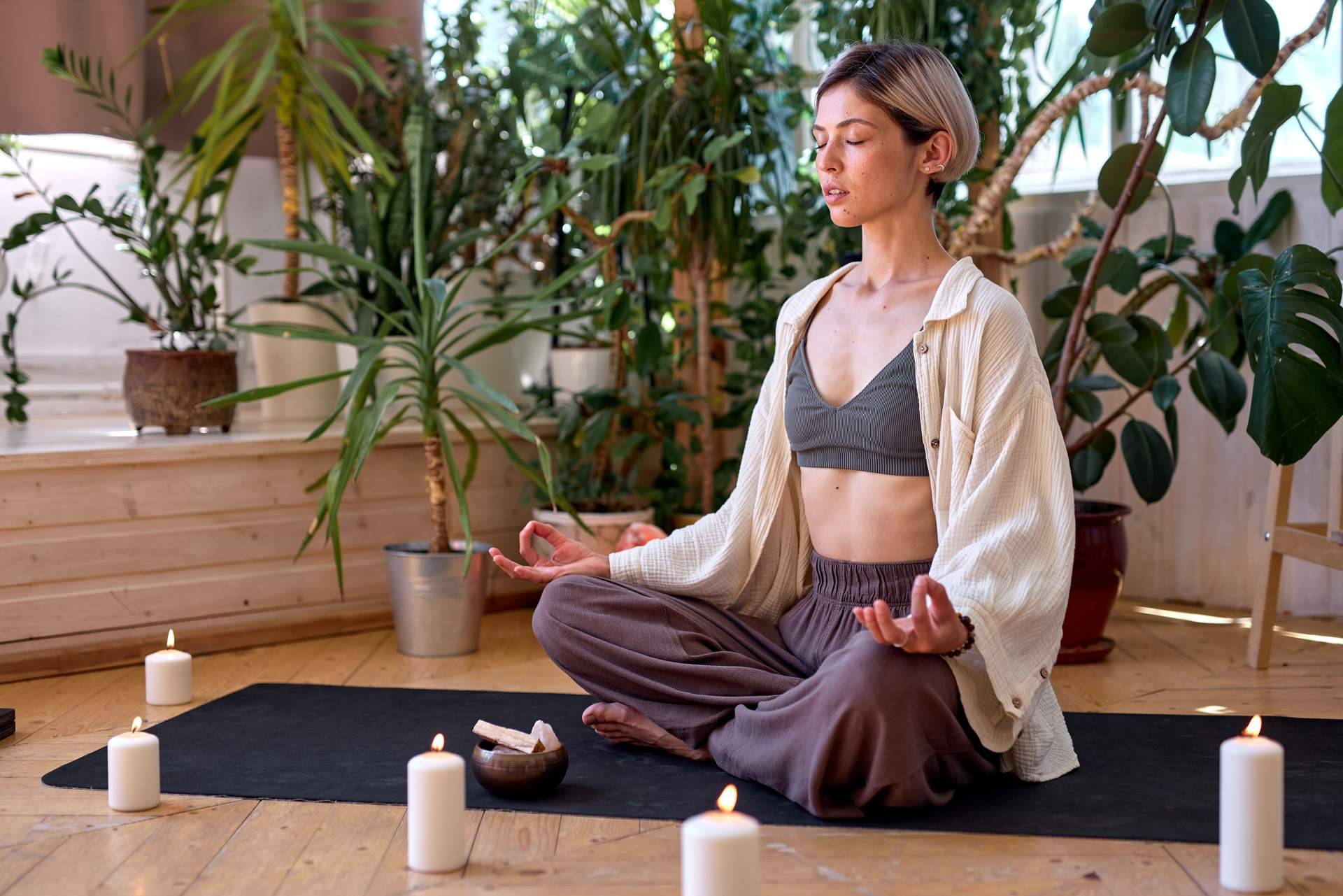 Desbloquear creencias limitantes y desarrollar nuevos patrones que impulsan la curación física y emocional con la técnica ThetaHealing que implementa la meditación