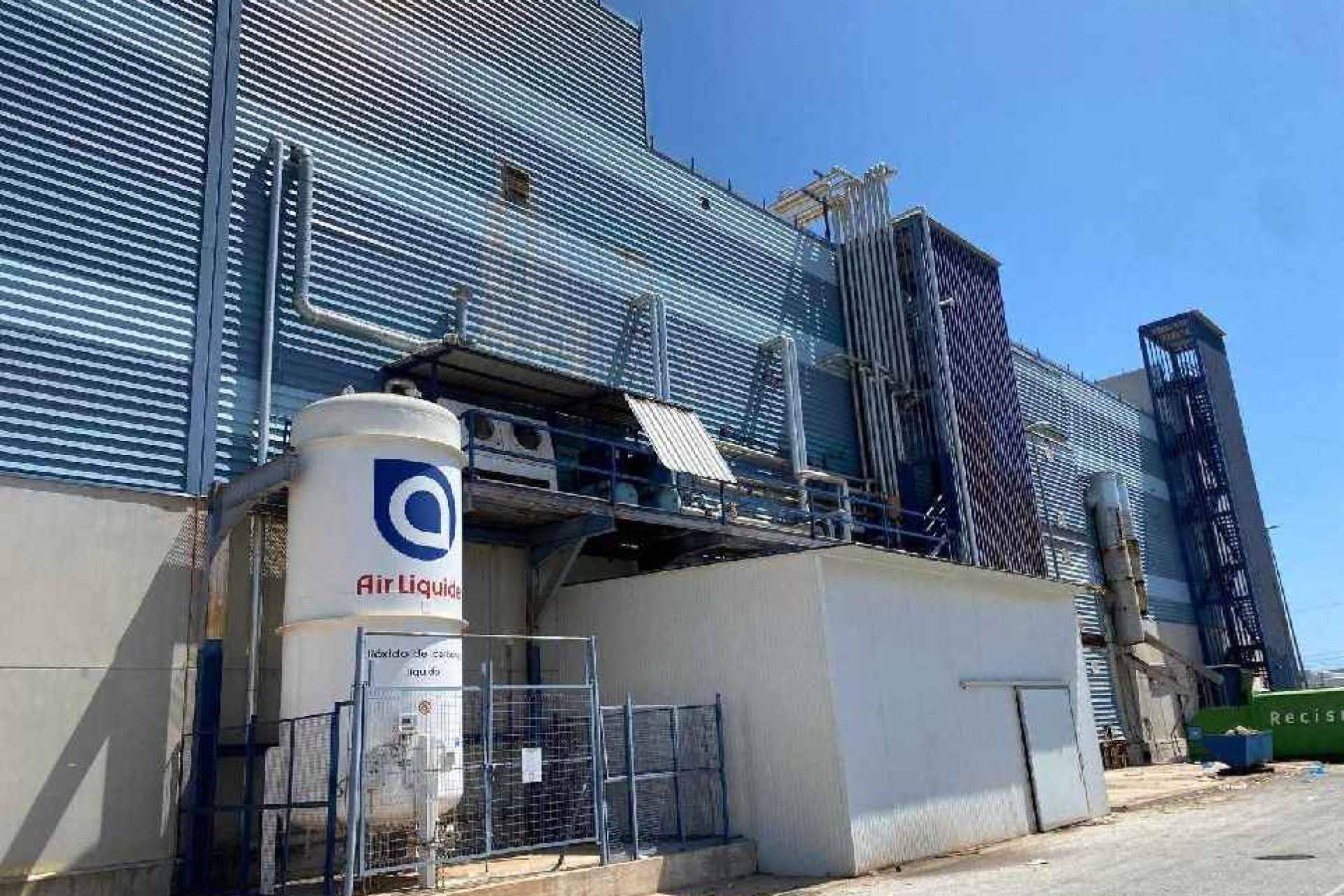 Se subasta una nave industrial de alta capacidad, con centro de transformación, valorada en más de 7 millones de euros en Málaga