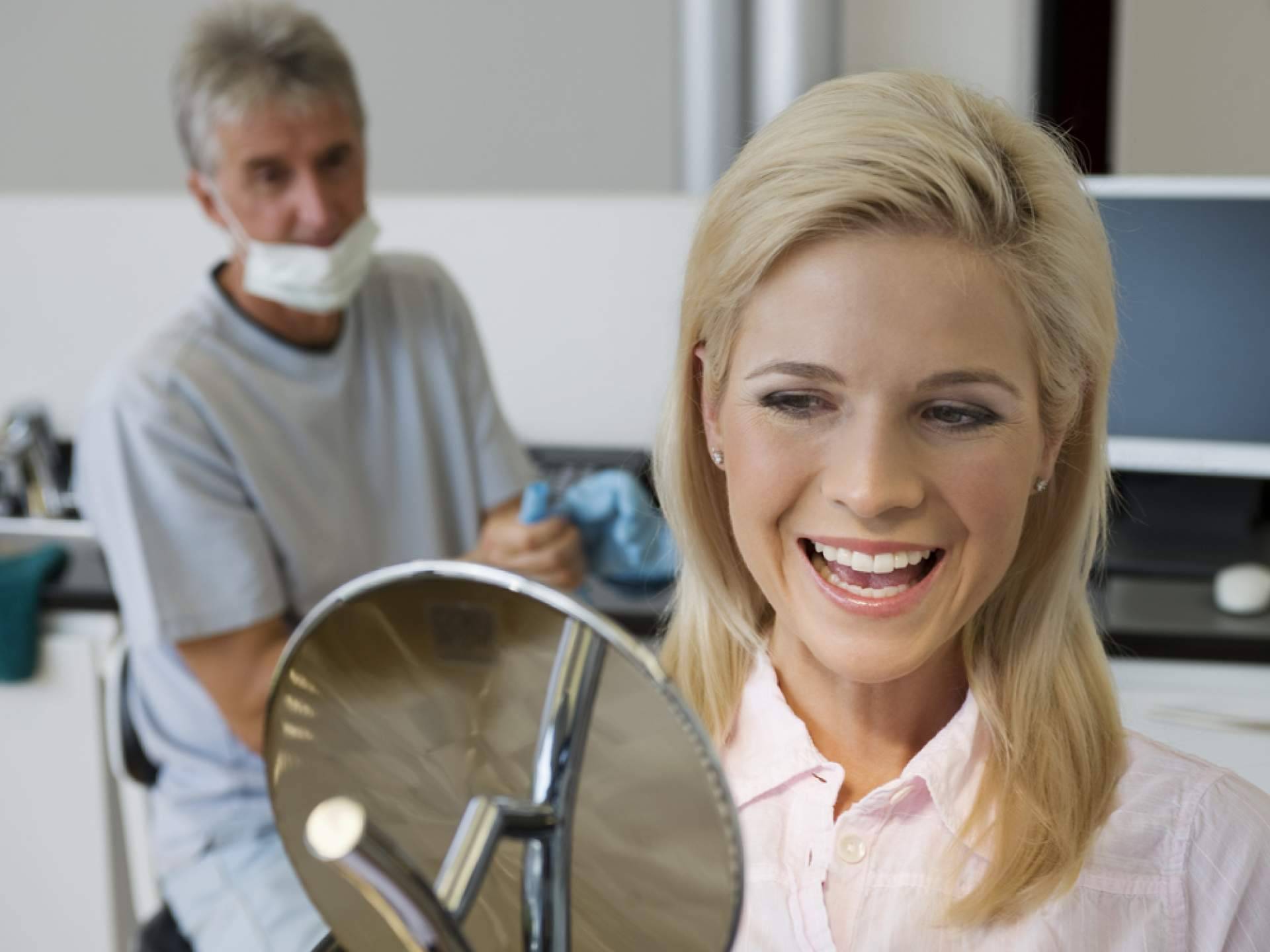 Innovación en carillas dentales sin dañar el diente en Clínica Dental Calvo de Mora
